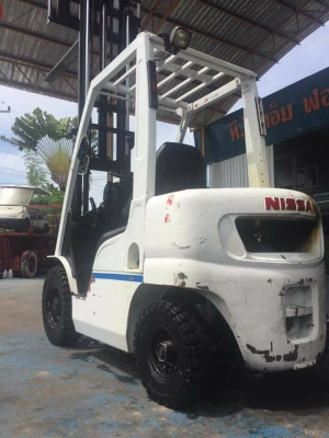 NISSAN 2.5 ตัน NISSAN 2.5 ตัน