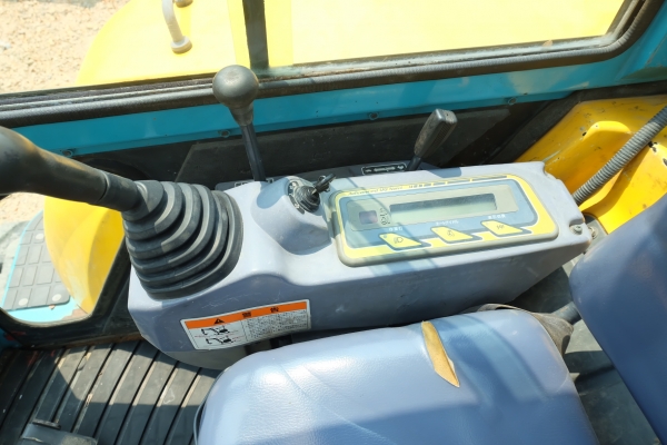 รถขุด kubota u40-3 นำเข้าญี่ปุ่นไม่เคยใช้ในไทย โทร 086-1602189