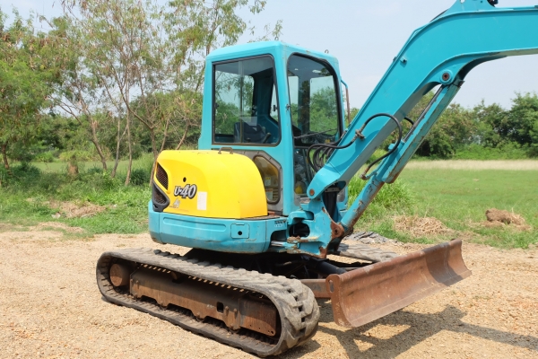 รถขุด kubota u40-3 นำเข้าญี่ปุ่นไม่เคยใช้ในไทย โทร 086-1602189