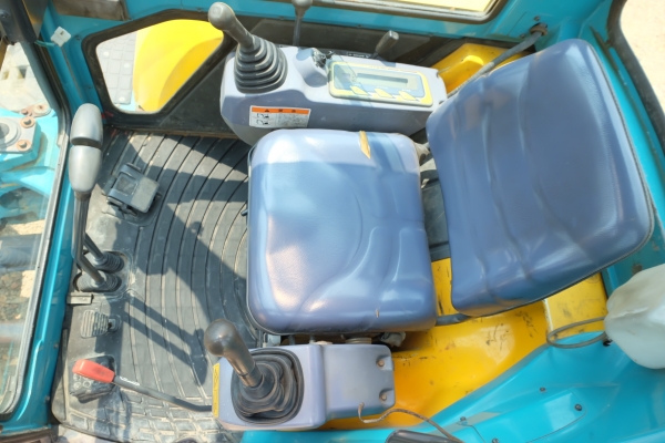 รถขุด kubota u40-3 นำเข้าญี่ปุ่นไม่เคยใช้ในไทย โทร 086-1602189