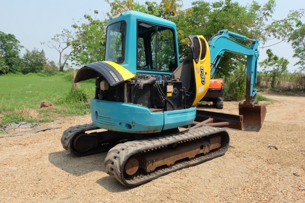 รถขุด kubota u40-3 นำเข้าญี่ปุ่นไม่เคยใช้ในไทย โทร 086-1602189
