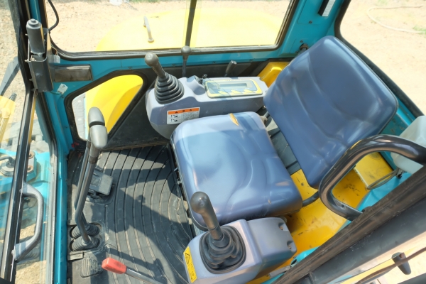 รถขุด kubota u40-3 นำเข้าญี่ปุ่นไม่เคยใช้ในไทย โทร 086-1602189