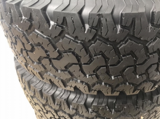 ยาง BF ko All-Terrain 285/75/16 ดอกยังเหลือหนาๆ สภาพดี 4เส้นถูกๆ ยาง BF ko All-Terrain 285/75/16 ดอกยังเหลือหนาๆ สภาพดี 4เส้นถูกๆ