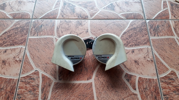 แตร Mitsuba ALPHA II สีขาว มือสองจากญี่ปุ่น