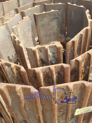 โซ่แทรคพร้อมใบ KOMATSU PC 200-3 เก่าใน ใบแทรคยาว80ซม 110,000 บาท
