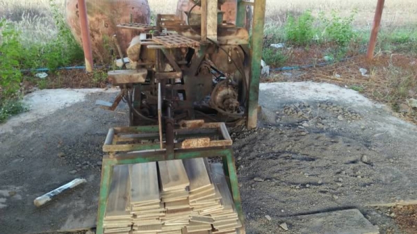 เครื่องอัดอิฐบล็อก