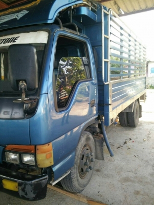 ขาย 6ล้อ isuzu ์NPR 120แรง กระบะเลสยาว4.30ม.
