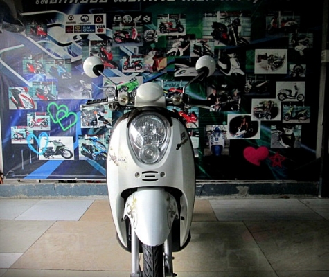 Scoopy I 2010 สีขาว เครื่องดี สีสวย 18900