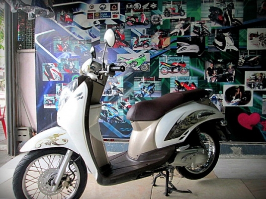 Scoopy I 2010 สีขาว เครื่องดี สีสวย 18900 Scoopy I 2010 สีขาว เครื่องดี สีสวย 18900