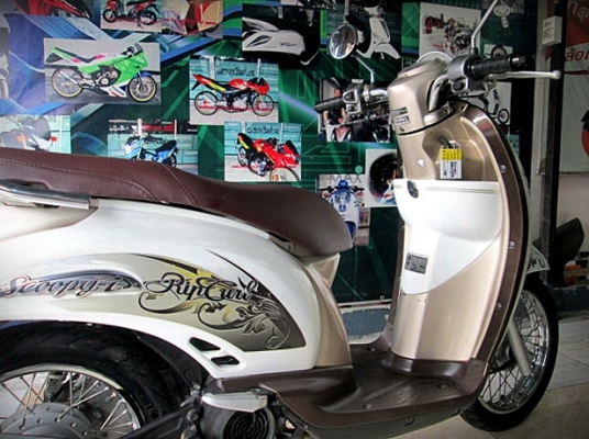 Scoopy I 2010 สีขาว เครื่องดี สีสวย 18900