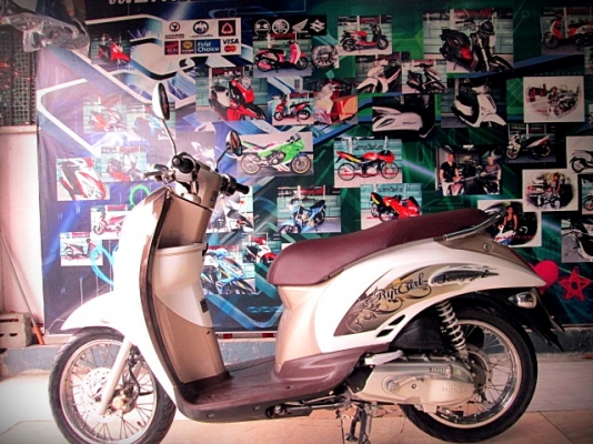 Scoopy I 2010 สีขาว เครื่องดี สีสวย 18900 Scoopy I 2010 สีขาว เครื่องดี สีสวย 18900