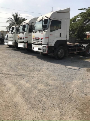 ขาย10ล้อหัวลาก isuzu 360แรง ปี56