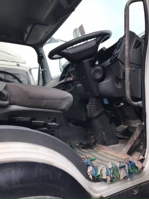 ขาย10ล้อหัวลาก isuzu 360แรง ปี56