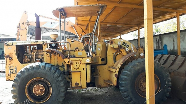 950 CATรถตักรุ่นใหญ่ใช้งานปกติ ราคาถูกๆ  สภาพพร้อมใช้งานราคา350,000สนใจโทรหา ☎ 081-989-1989 + ID LINE : rangrayong หรั่งครับ