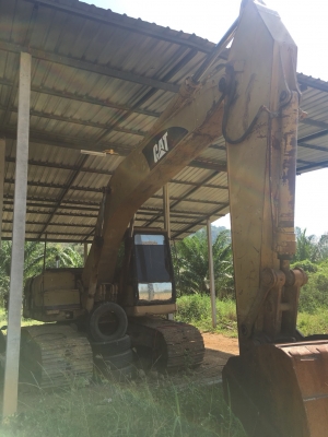 รถแบคโฮ ยี่ห้อ CAT 320 พร้อมใช้งาน