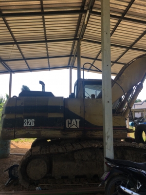 รถแบคโฮ ยี่ห้อ CAT 320 พร้อมใช้งาน