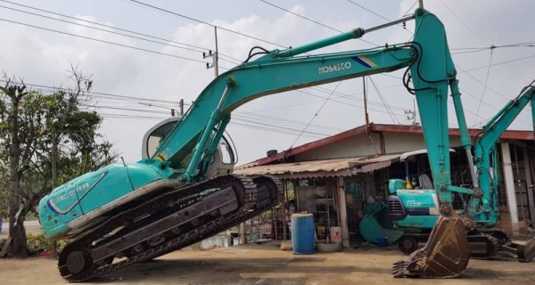 ขายด่วนรถแบคโฮKOBELCO-SK200MARK5มาร์ไฟร์ระบบลายหัวกะแทกรถนอกเพิ่งนำเข้ามายังไม่เคยใช้งานในเมืองไทยเลย