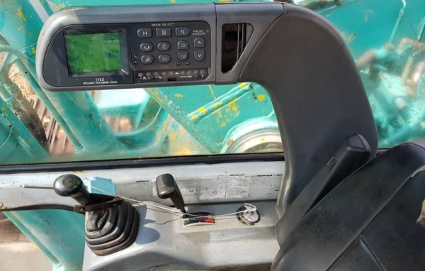 ขายด่วนรถแบคโฮKOBELCO-SK200MARK5มาร์ไฟร์ระบบลายหัวกะแทกรถนอกเพิ่งนำเข้ามายังไม่เคยใช้งานในเมืองไทยเลย