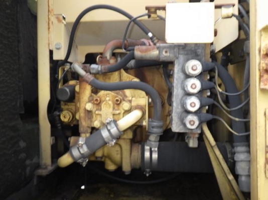 ขายรถขุดนำเข้าจากประเทศญี่ปุ่น komatsu pc100-6 รถกำลังเดินทางถึงไทยเร็วๆนี้ สนใจติดต่อสอบถาม 092-3309229 อีด