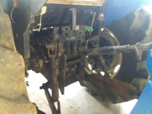 ขายNewhollandTD 5.100มีเล่มครบรถสวยพร้อมใชั0810076640