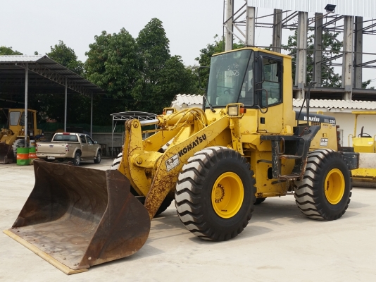 ขายรถตักล้อยาง ยี่ห้อ KOMATSU WA320-3MC นำเข้าจาก USA แท้ 100\% สภาพสวย ไม่เคยใช้งานในไทย