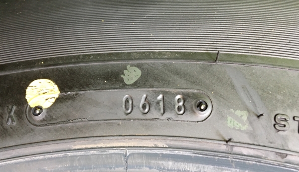 ยางใหม่ป้ายแดง ปี 18 Dunlop 215-70-16 ตุ่มอลัง เส้นสีจัดจ้าน ยางใหม่ป้ายแดง ปี 18 Dunlop 215-70-16 ตุ่มอลัง เส้นสีจัดจ้าน