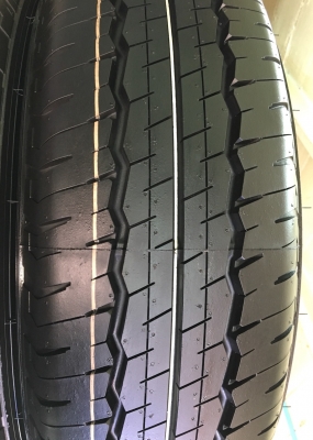 ยางใหม่ป้ายแดง ปี 18 Dunlop 215-70-16 ตุ่มอลัง เส้นสีจัดจ้าน ยางใหม่ป้ายแดง ปี 18 Dunlop 215-70-16 ตุ่มอลัง เส้นสีจัดจ้าน