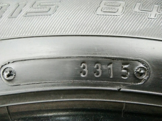 ขายยาง 185/60R15 DUNLOP ปลายปี15 ดอกยางสวยสด ชุดละ 1900 บาท