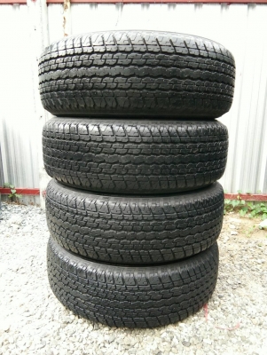 ขายยาง 255/65R17 บริดจสโตน ปี15 ดอกยางหนาเต็มสดเท่ากันไม่ร้าวไม่มีปะ สภาพ90\% ชุดละ3900 บาท