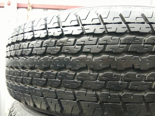 ขายยาง 255/65R17 บริดจสโตน ปี15 ดอกยางหนาเต็มสดเท่ากันไม่ร้าวไม่มีปะ สภาพ90\% ชุดละ3900 บาท