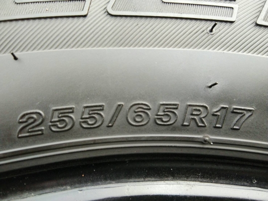 ขายยาง 255/65R17 บริดจสโตน ปี15 ดอกยางหนาเต็มสดเท่ากันไม่ร้าวไม่มีปะ สภาพ90\% ชุดละ3900 บาท