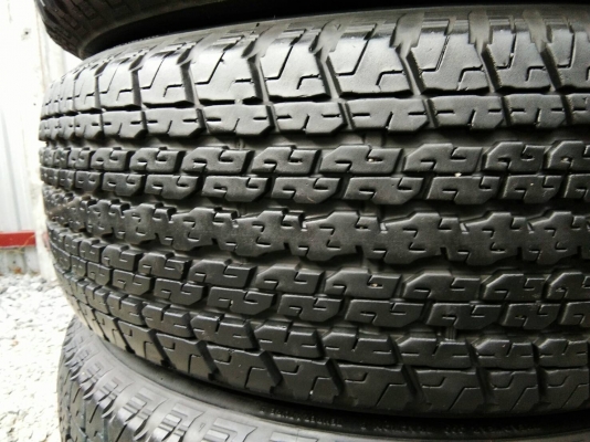 ขายยาง 255/65R17 บริดจสโตน ปี15 ดอกยางหนาเต็มสดเท่ากันไม่ร้าวไม่มีปะ สภาพ90\% ชุดละ3900 บาท