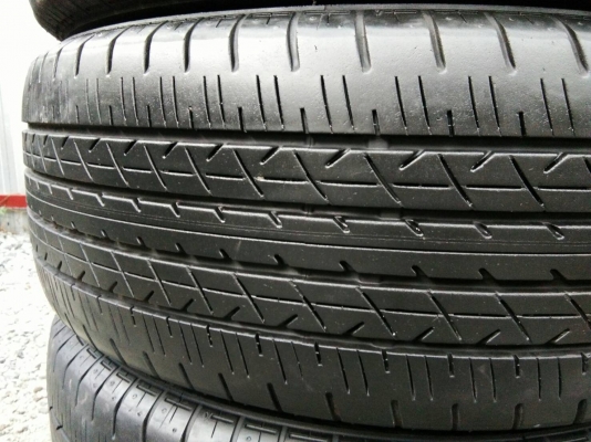 ขายยาง 215/55R17 บริดจสโตน ปลายปี16 ดอกยางเต็มสวยไม่ร้าวไม่แตกลาย สภาพ90\% ชุดละ 3900 บาท
