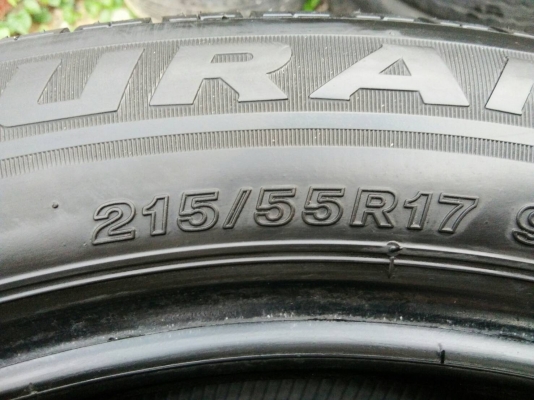 ขายยาง 215/55R17 บริดจสโตน ปลายปี16 ดอกยางเต็มสวยไม่ร้าวไม่แตกลาย สภาพ90\% ชุดละ 3900 บาท ขายยาง 215/55R17 บริดจสโตน ปลายปี16 ดอกยางเต็มสวยไม่ร้าวไม่แตกลาย สภาพ90\% ชุดละ 3900 บาท