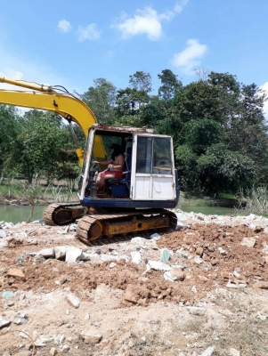 รถขุดโคมัตสุPC60-5. พร้อมใช้งาน