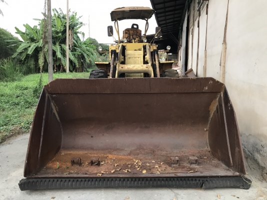 ขายรถตักล้อยาง CAT 920 รถใช้งานตักข้าว 2 เพลา ราคา.400000 ดิสเบรค ใช้งานอยู่ ตามสะภาพ ต่อแขนแล้ว เอกสารเล่มทะเบียน แจ้งจอด ม.79 สนใจโทรคุยราคากันครับที่ 081-3531946 ต่อ.บางนา lD LINE รถอยู่นครปฐม