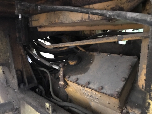 ขายรถตักล้อยาง CAT 920 รถใช้งานตักข้าว 2 เพลา ราคา.400000 ดิสเบรค ใช้งานอยู่ ตามสะภาพ ต่อแขนแล้ว เอกสารเล่มทะเบียน แจ้งจอด ม.79 สนใจโทรคุยราคากันครับที่ 081-3531946 ต่อ.บางนา lD LINE รถอยู่นครปฐม