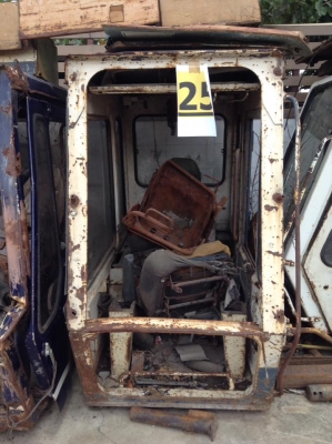 หัวเก๋ง KOMATSU PC 200-2 เก่าเซียงกง 15,000 บาท