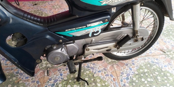 Honda Dream สตาร์ทมือ