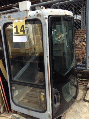 หัวเก๋ง KOMATSU PC 228 US เก่านอกญี่ปุ่น 70,000 บาท