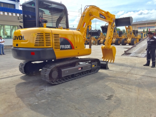 ใหม่!!พิเศษรถขุดดินตีนตะขาบ ยี่ห้อ LOVOL รุ่น FR60E สภาพสวย มีประสิทธิภาพสูง รถพร้อมใช้งาน