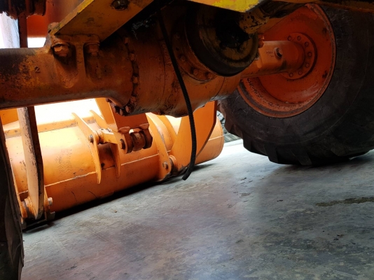 รถตัก KOMATSU 510 เครื่องยนต์KOMATSU 4D105 เก่าญี่ปุ่นรถนอกนำเข้า ไม่เคยใช้งานไทย เครื่องยต์เกียร์ทอลค์แรงดี สภาพสมบูรณ์ ชั่วโมงการใช้งาน6000'กว่าชม.บูธสลักเอวสวิงและบุ้งกี๋สภาพเดิม ของเดิมแท้ติดรถ รับรองคุณภาพ ราคา 650,000 บาท รถสวยมีเอกสารอินวอยท์ รถตัก KOMATSU 510 เครื่องยนต์KOMATSU 4D105 เก่าญี่ปุ่นรถนอกนำเข้า ไม่เคยใช้งานไทย เครื่องยต์เกียร์ทอลค์แรงดี สภาพสมบูรณ์ ชั่วโมงการใช้งาน6000'กว่าชม.บูธสลักเอวสวิงและบุ้งกี๋สภาพเดิม ของเดิมแท้ติดรถ รับรองคุณภาพ ราคา 650,000 บาท รถสวยมีเอกสารอินวอยท์