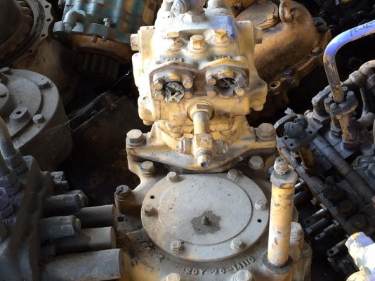 โป๊ะสวิง KOMATSU PC 200-5 เก่า ราคา 70,000 บาท