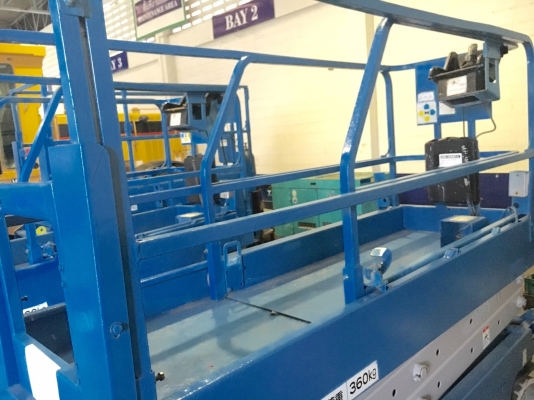 Genie GS2032 : รถกระเช้า ขากรรไกร 6 เมตร นำเข้าจากญี่ปุ่น โทร. 080-6565422 (หนิง)