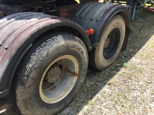 มี2คัน..10ล้อหัวลากอีซูซุ 320และ240แรง เล่มพร้อมโอน