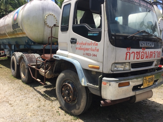 มี2คัน..10ล้อหัวลากอีซูซุ 320และ240แรง เล่มพร้อมโอน