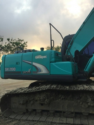 ขายรถแบ็คโฮ KOBELCO SK200-8 Yn12 SuperX ใช้งานเพียง 3 พันชั่วโมง สภาพนางฟ้า