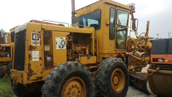 รถเกรด CATERPILLAR 12G ตัวนี้เป็นเครื่อง 140G หกสูบมีเทอร์โบ ใบมีด 14 ฟุต