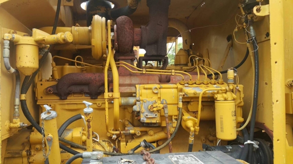 รถเกรด CATERPILLAR 12G ตัวนี้เป็นเครื่อง 140G หกสูบมีเทอร์โบ ใบมีด 14 ฟุต