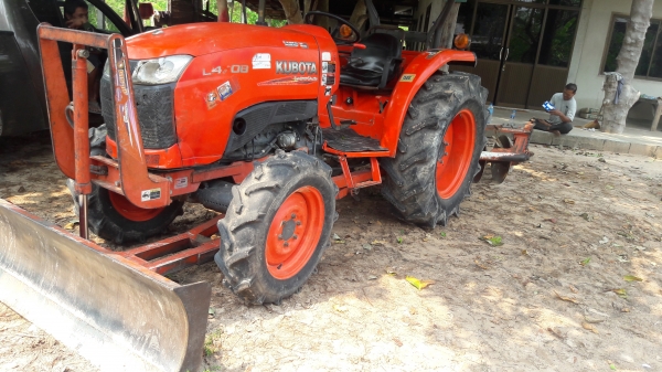 L4708-4WD ปี54 อุปกรณ์2ชิ้น หน้าหลังครับ ดล่มพร้อมโอน รถพร้อมลุย